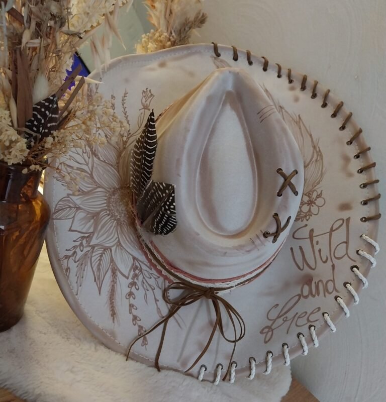 chapeau gravé, customisé